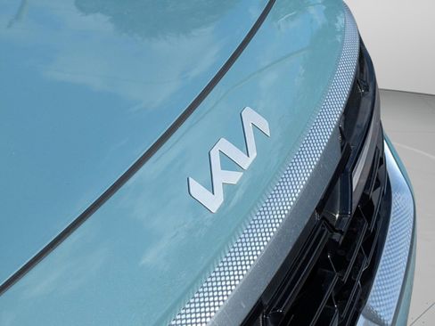 Certified 2024 Kia Seltos SX w/ SX Sunroof Package image 12