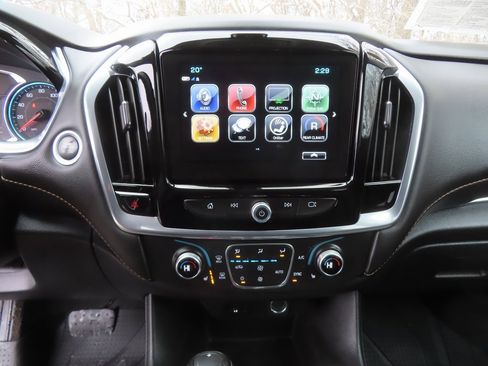 Used 2019 Chevrolet Traverse LT w/ LPO, Floor Liner Package image 16