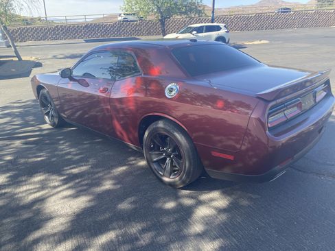 Used 2019 Dodge Challenger SXT RWD image 2