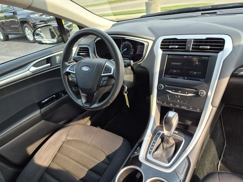 Used 2013 Ford Fusion SE FWD image 14