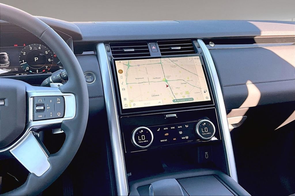 New 2026 Land Rover Discovery S AWD/4WD image 6