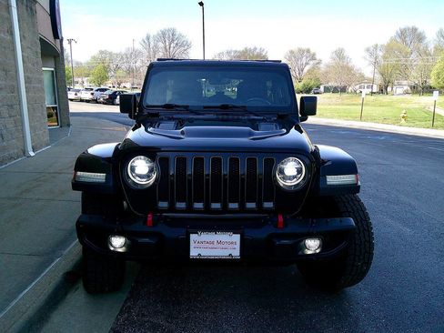 Used 2018 Jeep Wrangler Unlimited Rubicon AWD/4WD image 3