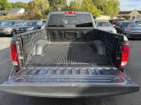Used 2017 RAM 1500 Classic SLT AWD/4WD image 28