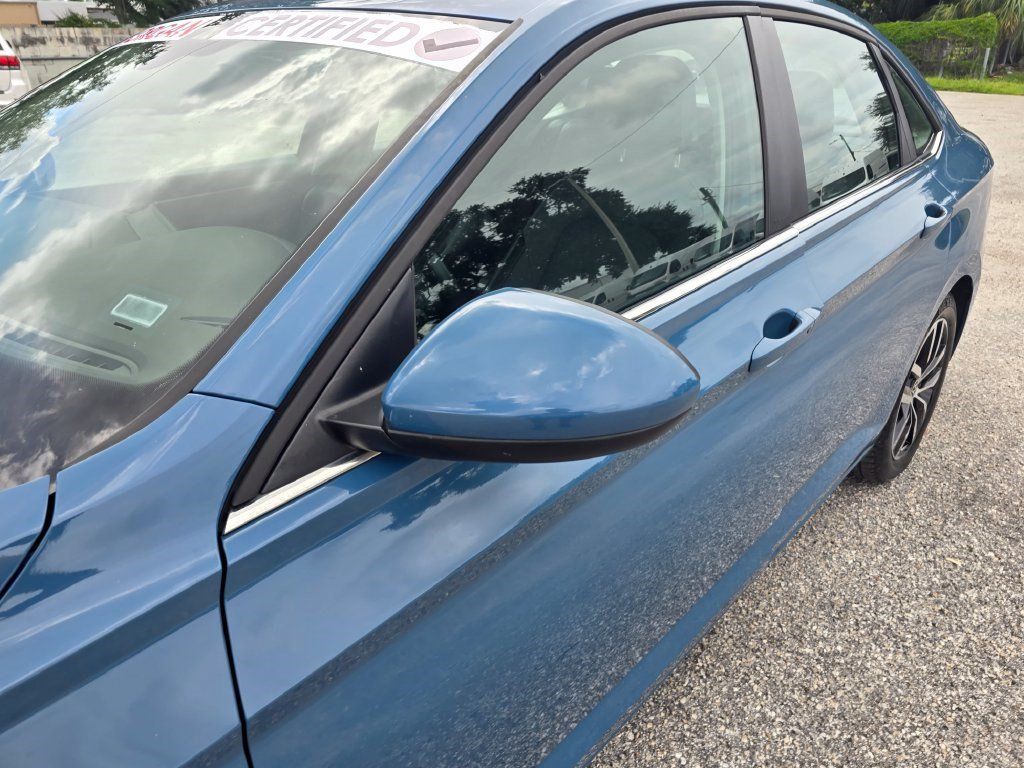 Used 2025 Volkswagen Jetta SE FWD image 10