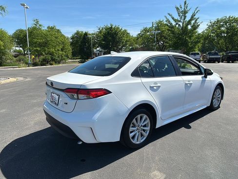 Used 2026 Toyota Corolla LE w/ LE Premium Package FWD image 22
