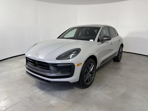 Certified 2026 Porsche Macan Turbo AWD/4WD image 1