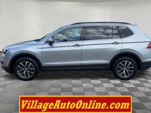 Used 2020 Volkswagen Tiguan SE w/ Panoramic Sunroof Package AWD/4WD image 41