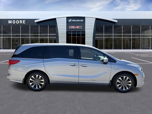Used 2024 Honda Odyssey EX-L image 3