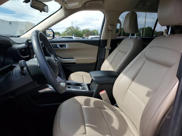 Used 2022 Ford Explorer XLT w/ Equipment Group 202A AWD/4WD image 5