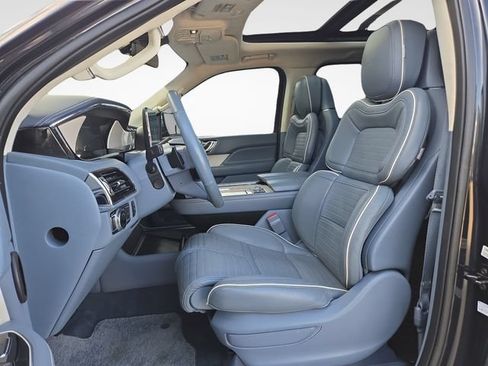 Used 2021 Lincoln Navigator L Black Label w/ Cargo Convenience Package AWD/4WD image 20