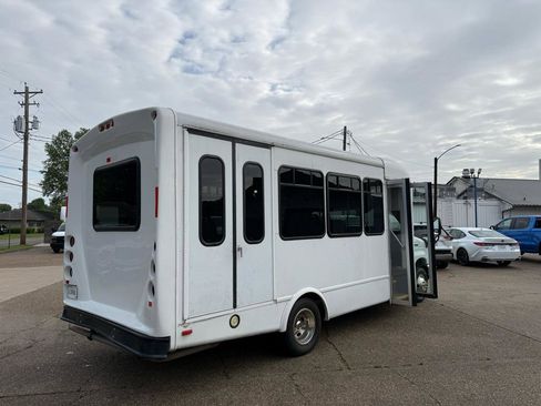 Used 2013 Ford E-350 and Econoline 350 Super Duty w/ Shuttle Bus Prep Pkg RWD image 5