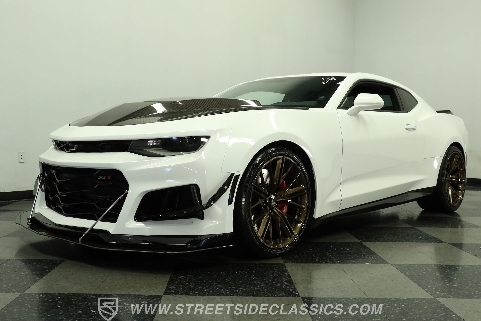 Used 2018 Chevrolet Camaro ZL1 RWD image 21
