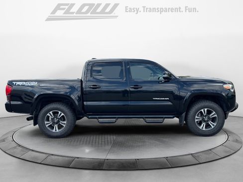 Used 2019 Toyota Tacoma TRD Sport AWD/4WD image 8
