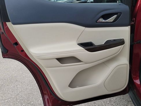 Used 2020 GMC Acadia Denali w/ Technology Package FWD image 14