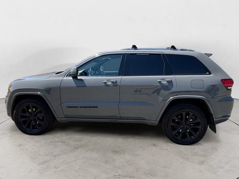 Used 2019 Jeep Grand Cherokee Altitude AWD/4WD image 8