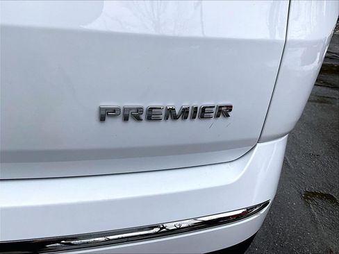 Used 2023 Chevrolet Traverse Premier image 30