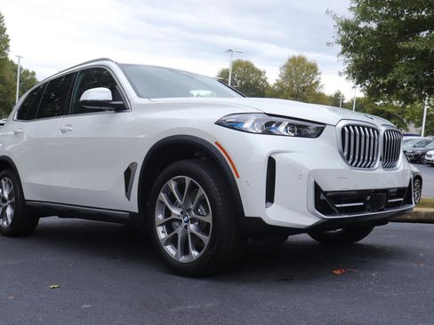 New 2026 BMW X5 sDrive40i w/ Premium Package image 10
