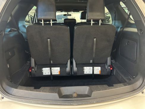 Used 2017 Ford Explorer XLT w/ Equipment Group 202A AWD/4WD image 17