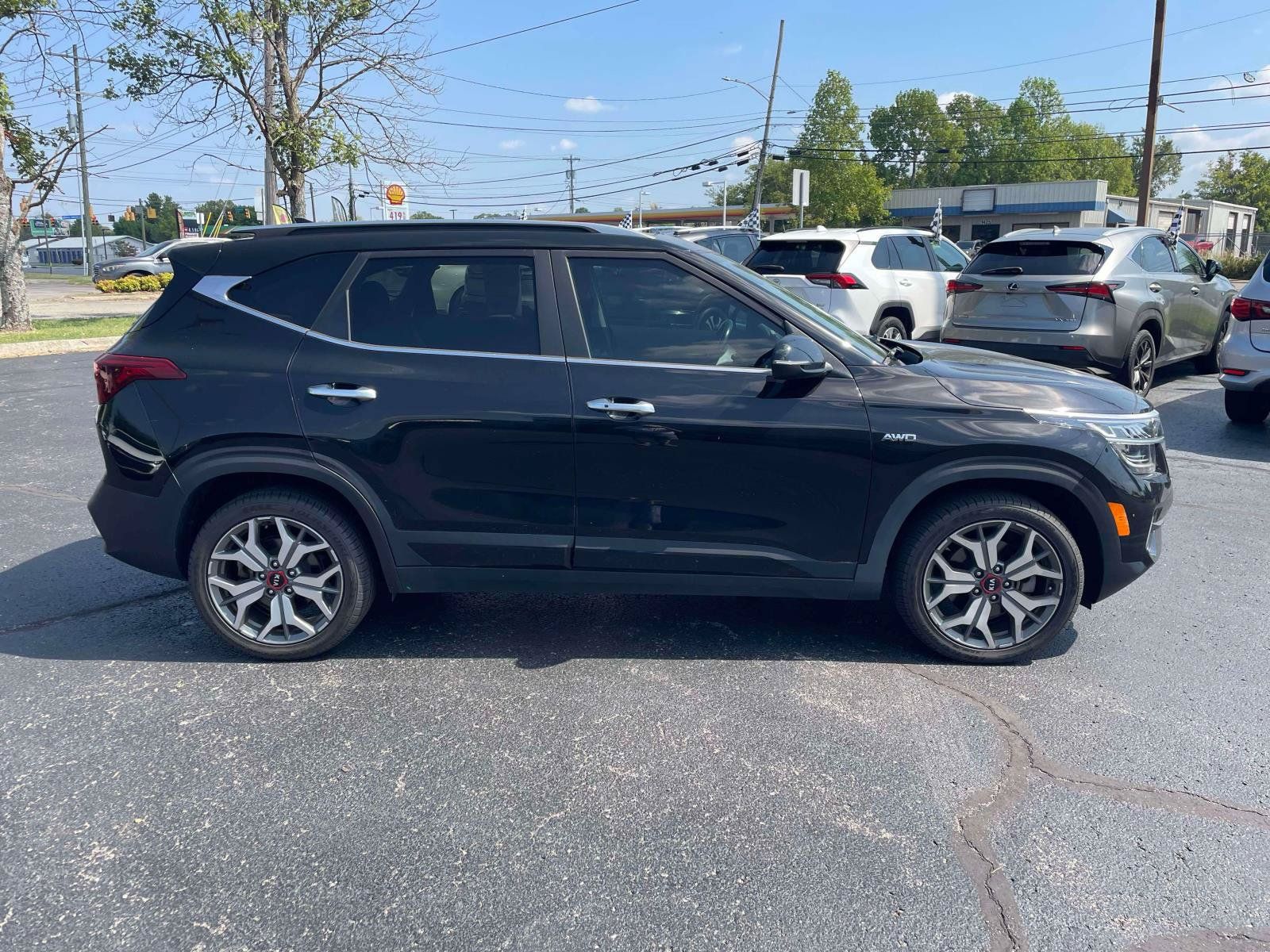 Used 2021 Kia Seltos SX w/ SX Sunroof Package AWD/4WD image 9