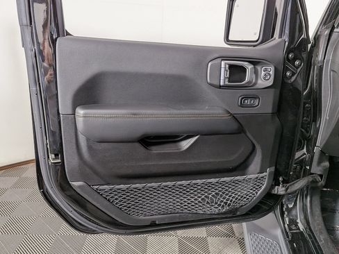 Used 2023 Jeep Gladiator Overland AWD/4WD image 11