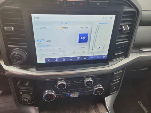 Used 2022 Ford F150 Lariat w/ Equipment Group 502A High image 31