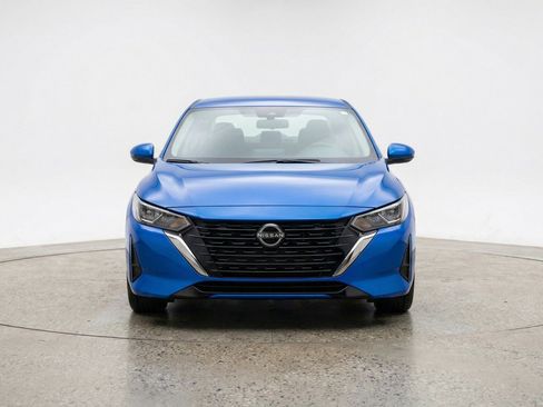 Used 2025 Nissan Sentra SV image 2