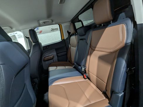 Used 2023 Ford Maverick Lariat w/ Lariat Luxury Package image 13