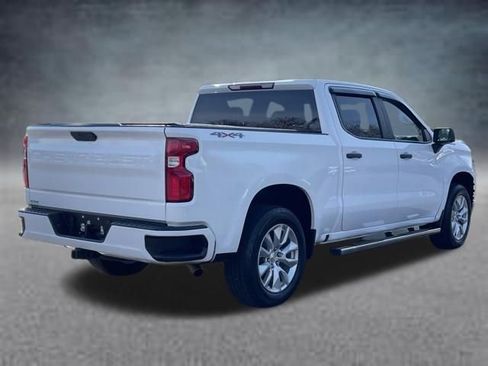 Used 2020 Chevrolet Silverado 1500 Custom w/ Custom Value Package image 3