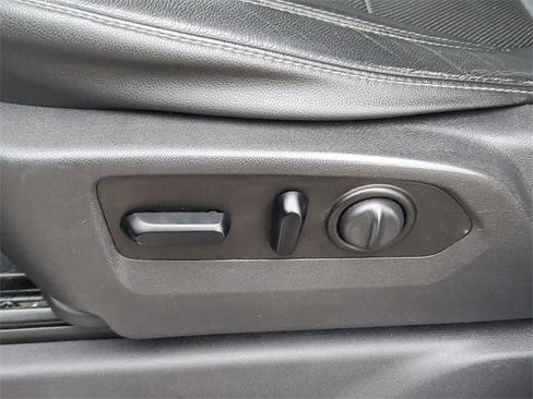 Used 2019 GMC Sierra 1500 SLT w/ SLT Premium Package image 25