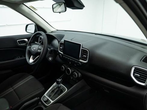 Used 2023 Hyundai Venue SEL image 14