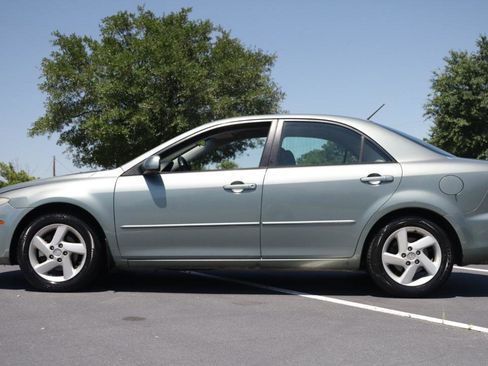 Used 2004 MAZDA MAZDA6 i FWD image 2