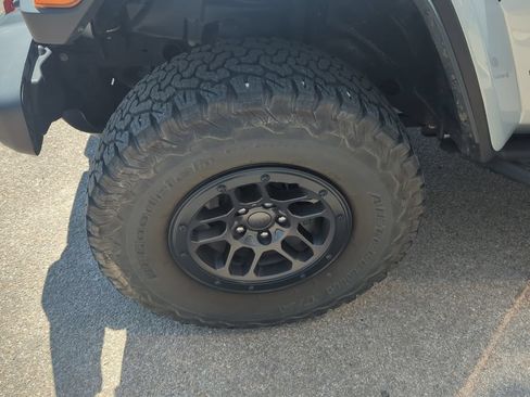 Used 2023 Jeep Wrangler Unlimited Rubicon w/ Xtreme 35 Tire Package AWD/4WD image 11