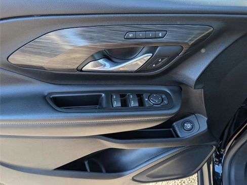 Used 2023 GMC Terrain SLT image 19