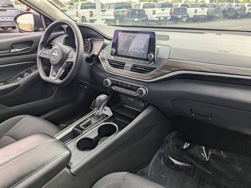 Certified 2024 Nissan Altima 2.5 SV image 13