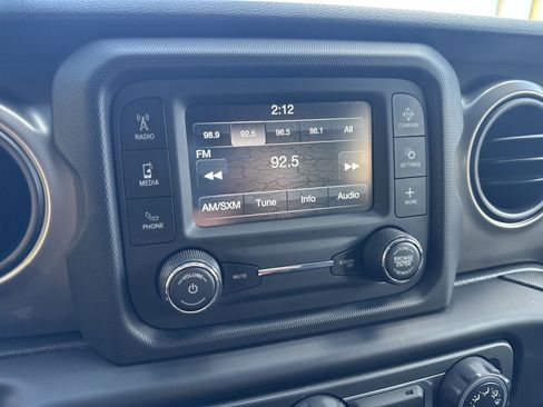 Used 2019 Jeep Wrangler Unlimited Sport image 18