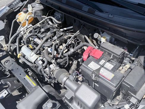 Used 2020 Nissan Kicks S FWD image 11