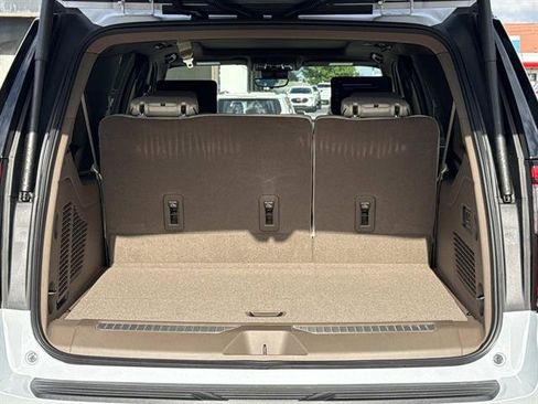 New 2026 GMC Yukon XL Denali w/ Denali Reserve Package AWD/4WD image 9