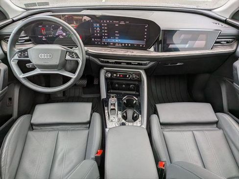 Certified 2025 Audi Q5 Prestige image 23