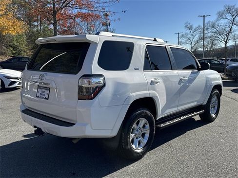 Used 2016 Toyota 4Runner SR5 image 7