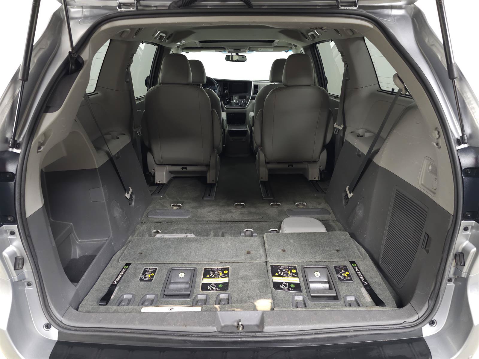 Used 2015 Toyota Sienna XLE w/ XLE Navigation Package AWD/4WD image 7