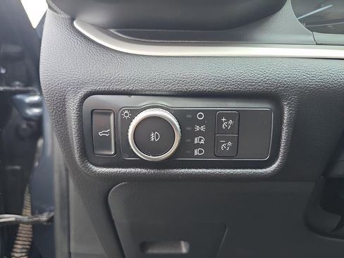 Used 2022 Ford Explorer XLT w/ Equipment Group 202A AWD/4WD image 14