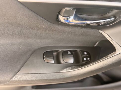 Used 2015 Nissan Altima 2.5 S w/ Power Driver Seat Package FWD image 12