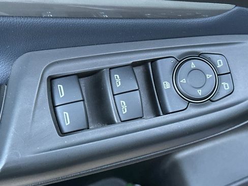 Used 2022 Chevrolet Bolt EUV LT w/ Convenience Package image 12