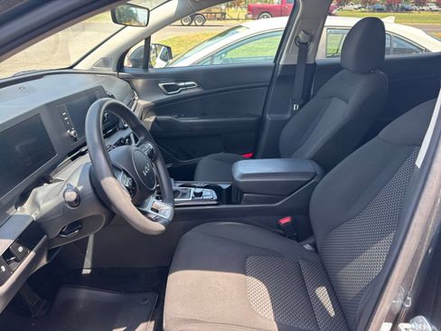 Used 2024 Kia Sportage LX AWD/4WD image 25