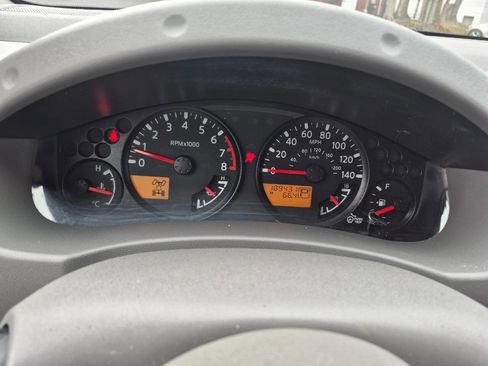 Used 2010 Nissan Frontier SE AWD/4WD image 16