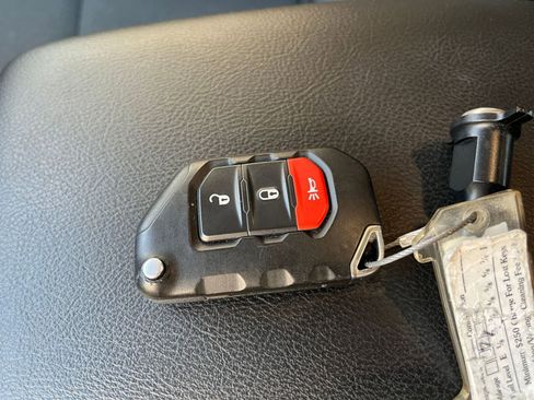 Used 2025 Jeep Wrangler Sport S image 22