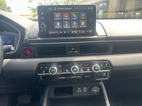 Certified 2025 Honda Pilot Elite image 21