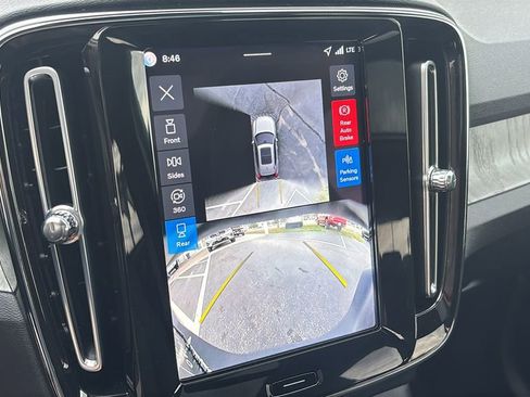 Certified 2026 Volvo XC40 B5 Plus AWD/4WD image 19