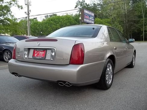 Used 2004 Cadillac De Ville image 3