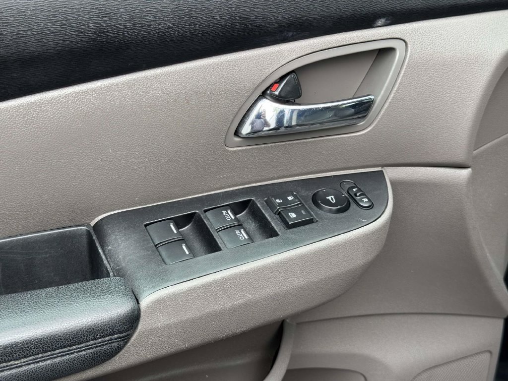 Used 2016 Honda Odyssey EX-L image 18